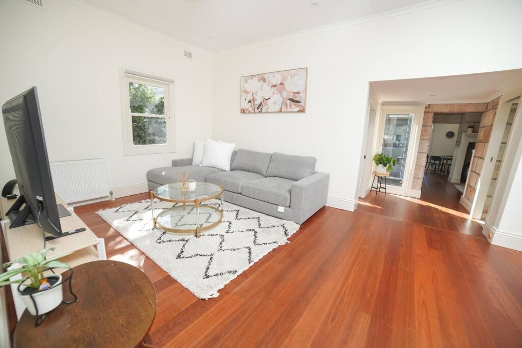 Charming Cammeray In Heart Of Holiday home Sydney