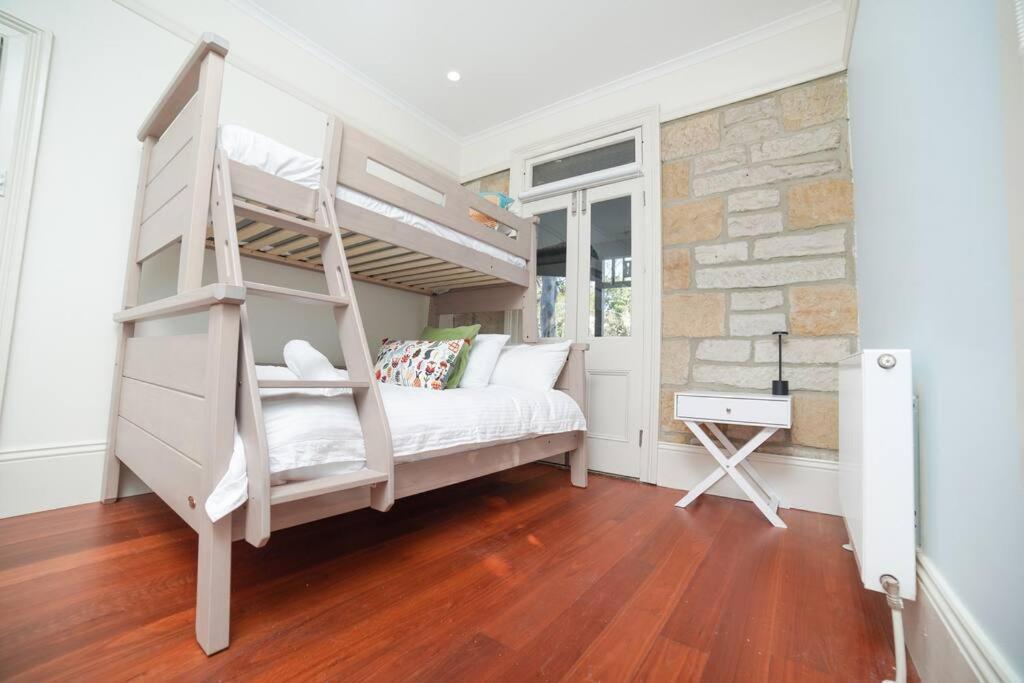 Charming Cammeray In Heart Of Holiday home Sydney